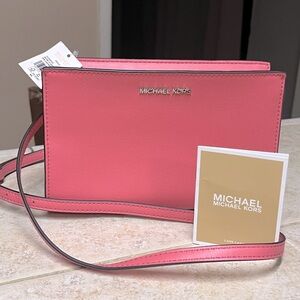 Low start✨NWT Michael Kors Sheila (tea rose) Crossbody Bag